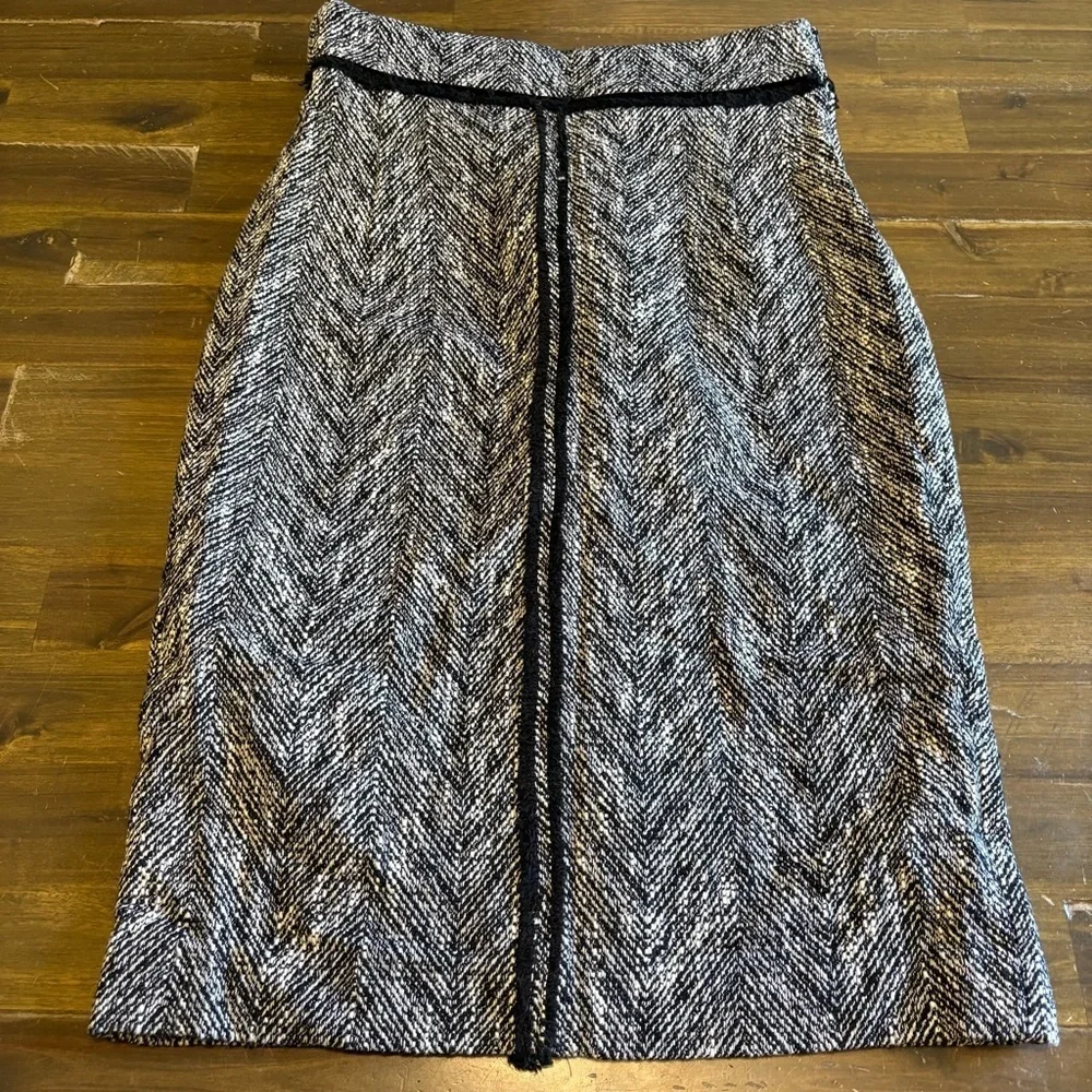 Zara Ausie Blogger Favorite Tweed Pencil Skirt Knee Textured Classy Old Money S